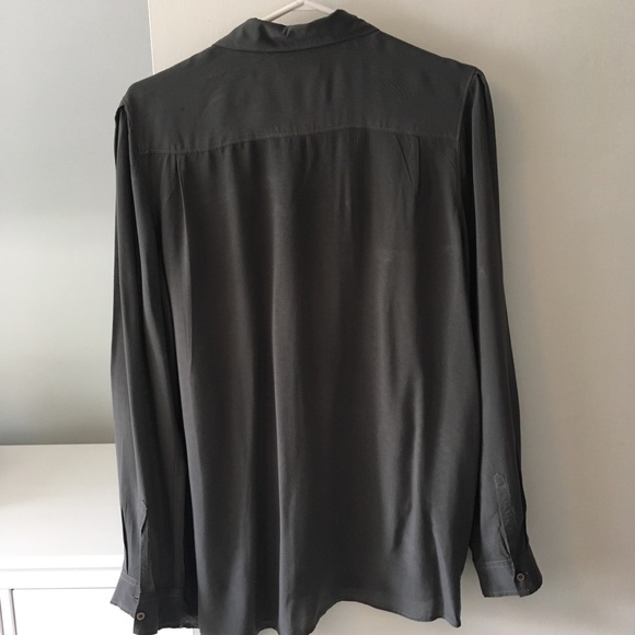 Gap long sleeved grey button up blouse - Picture 5 of 6